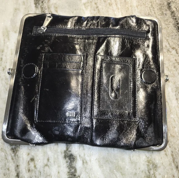 Hobo Lauren Wallet - Picture 3 of 8